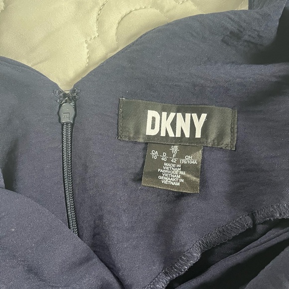 DKNY Navy and Cream Sleeveless Dress - Picture 4 of 6